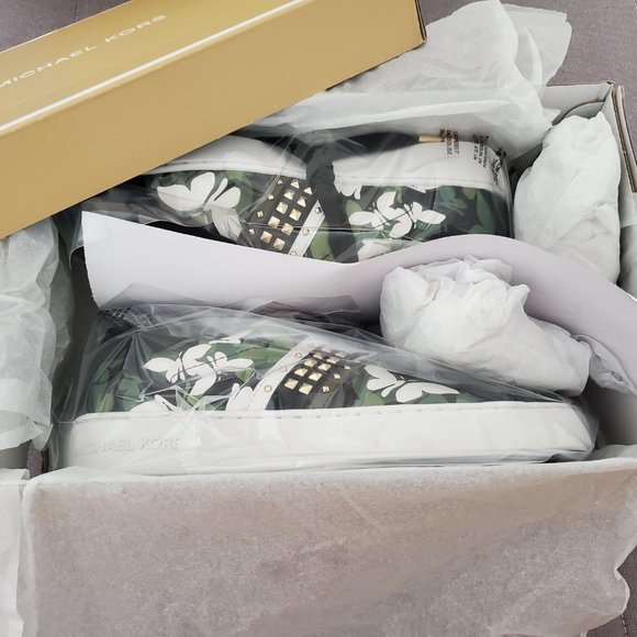 NEW Michael Kors Leather Butterfly Studded Sneaker - Picture 8 of 8